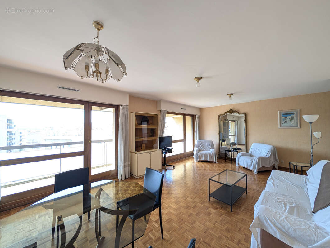Appartement à MARSEILLE-6E