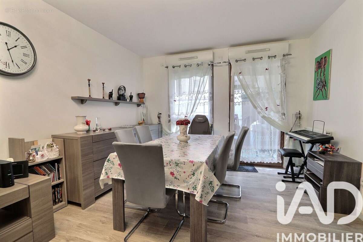 Photo 2 - Appartement à PIERREFITTE-SUR-SEINE