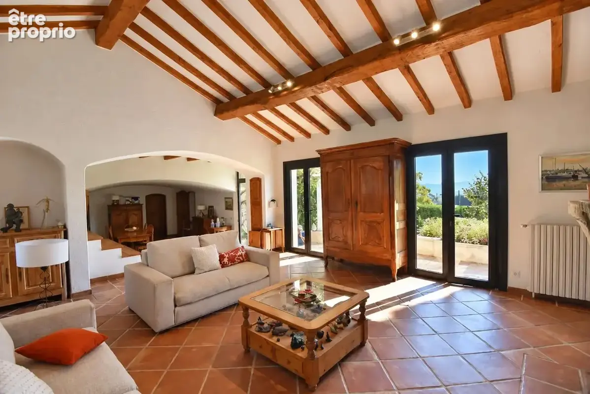 Callian– Propriété de caractère 300 m²  avec 5 chambres, piscine et terrain 1,38 ha - photo 4