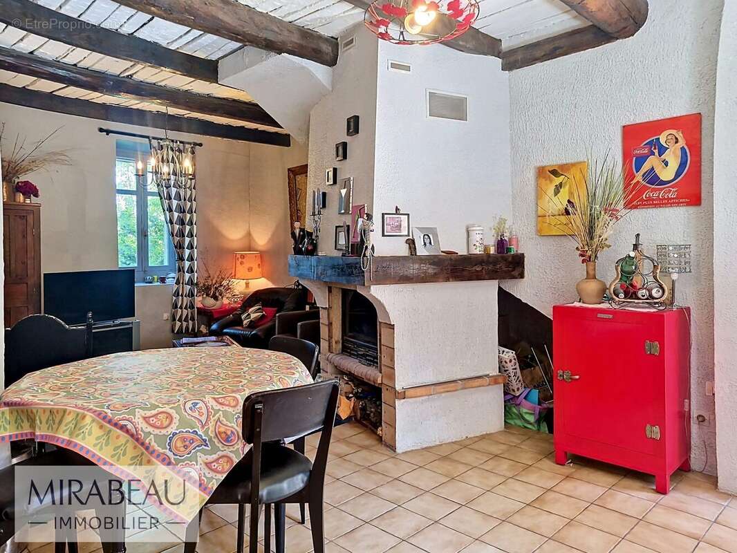 Maison à MIRABEAU