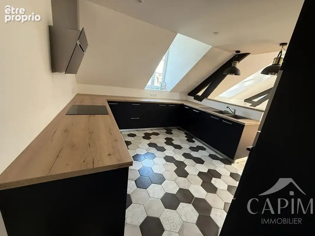 Appartement Fougeres Centre Ville en duplex 4 pièce(s) - 97.94M² HAB- 5 Pièces - 3Ch. + Bureau- Cave-136,12M² au sol - photo 6