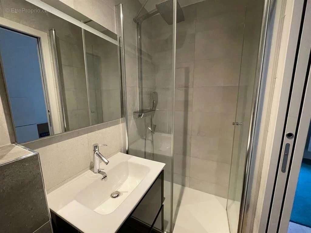 Appartement à PARIS-1E