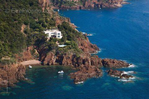 Maison à THEOULE-SUR-MER