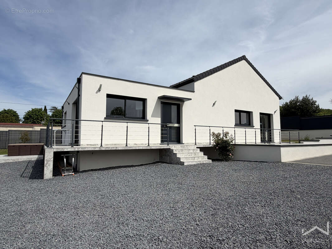 Maison à SAINT-MARTIN-LA-GARENNE