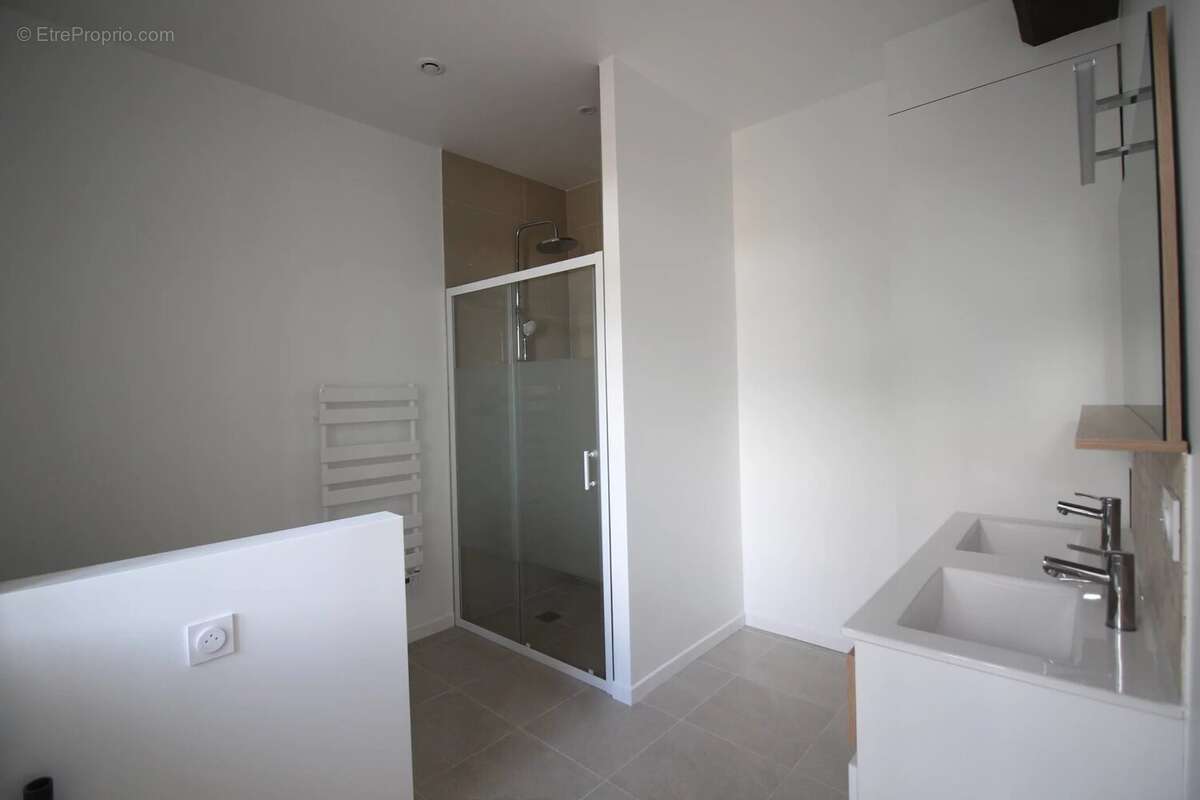 Appartement à MOUY