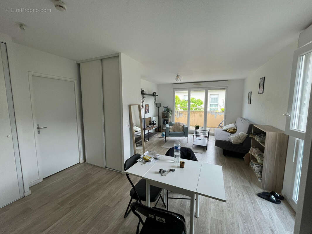 Appartement à FARGUES-SAINT-HILAIRE