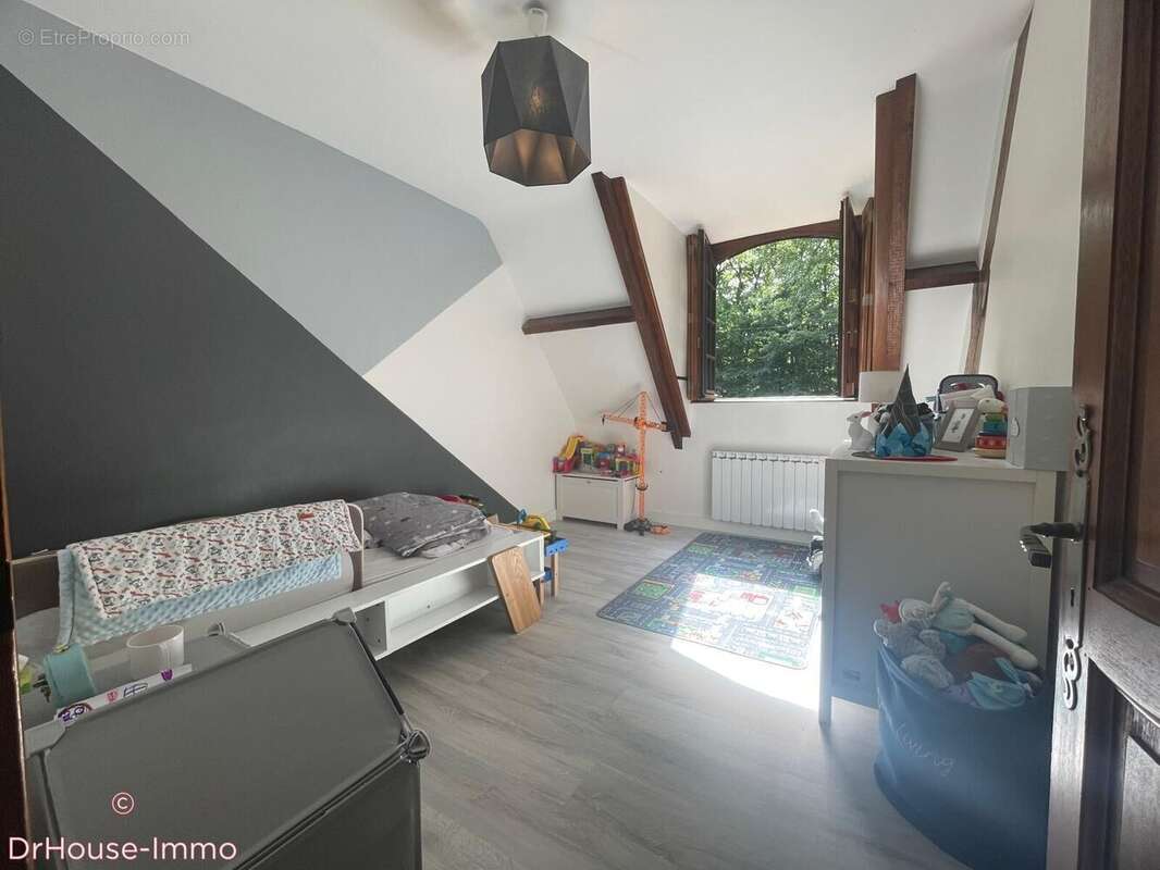 Maison à FERRIERES-EN-GATINAIS