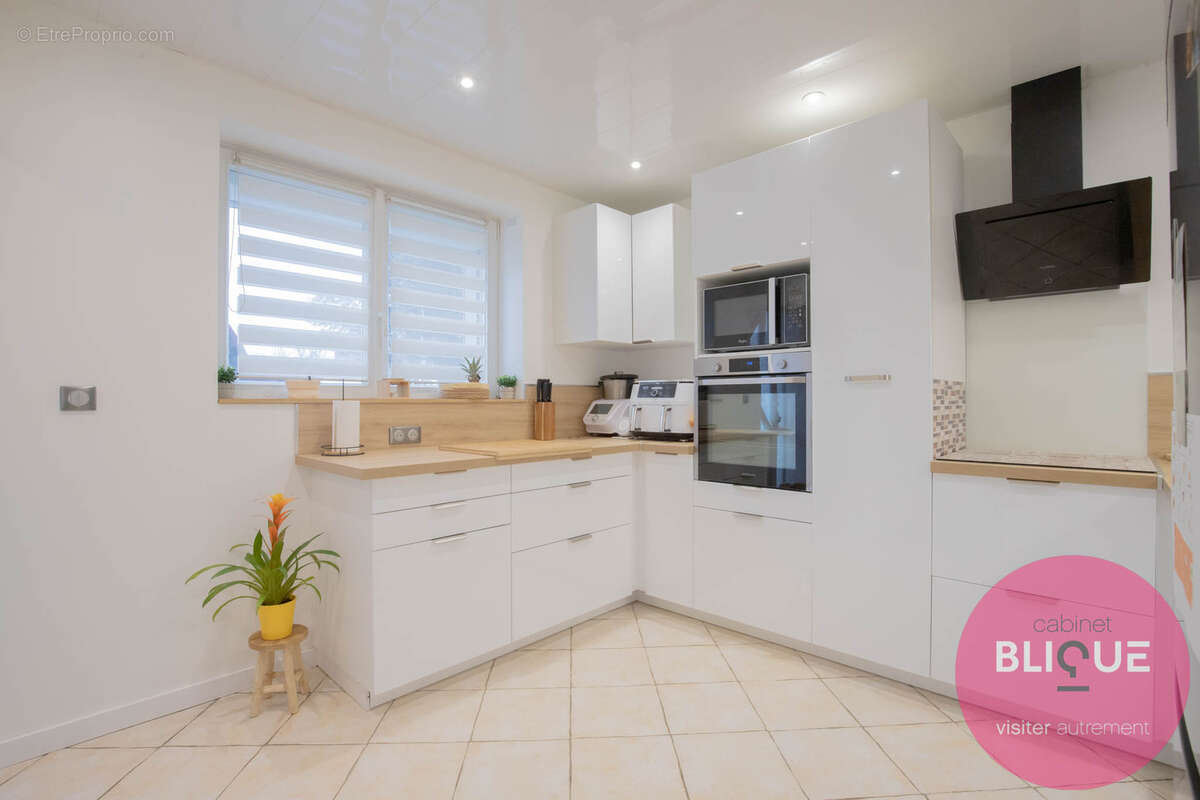 Maison à THEZEY-SAINT-MARTIN