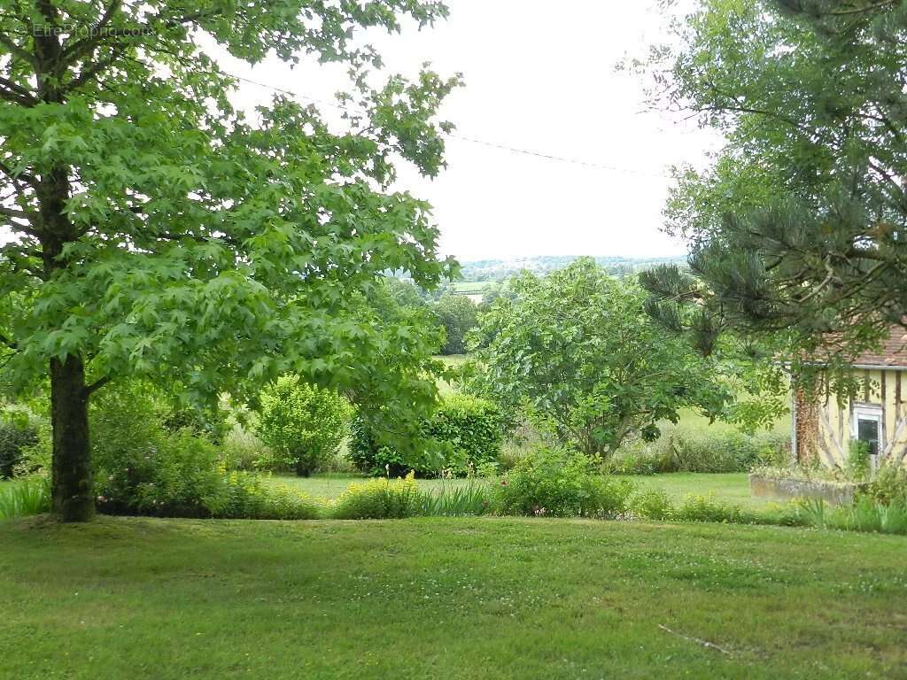 Maison à SAINT-PIERRE-SUR-DIVES