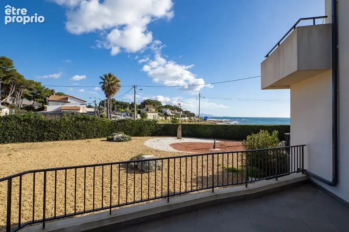 Duplex en front de mer sausset les pins - photo 2