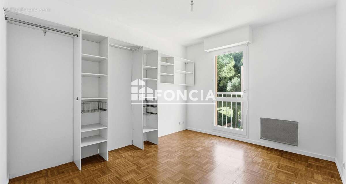 Appartement à SAINT-LAURENT-DU-VAR