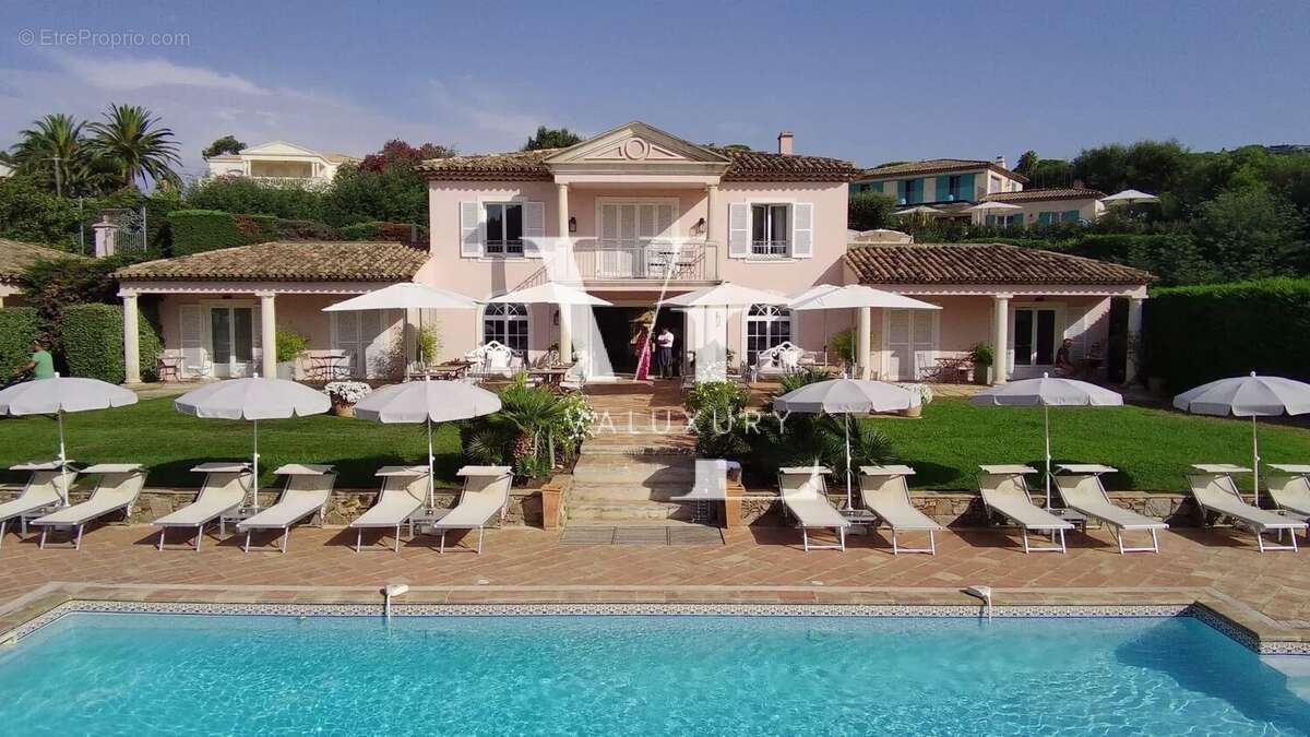 Maison 614 m² à Grimaud  - photo 2