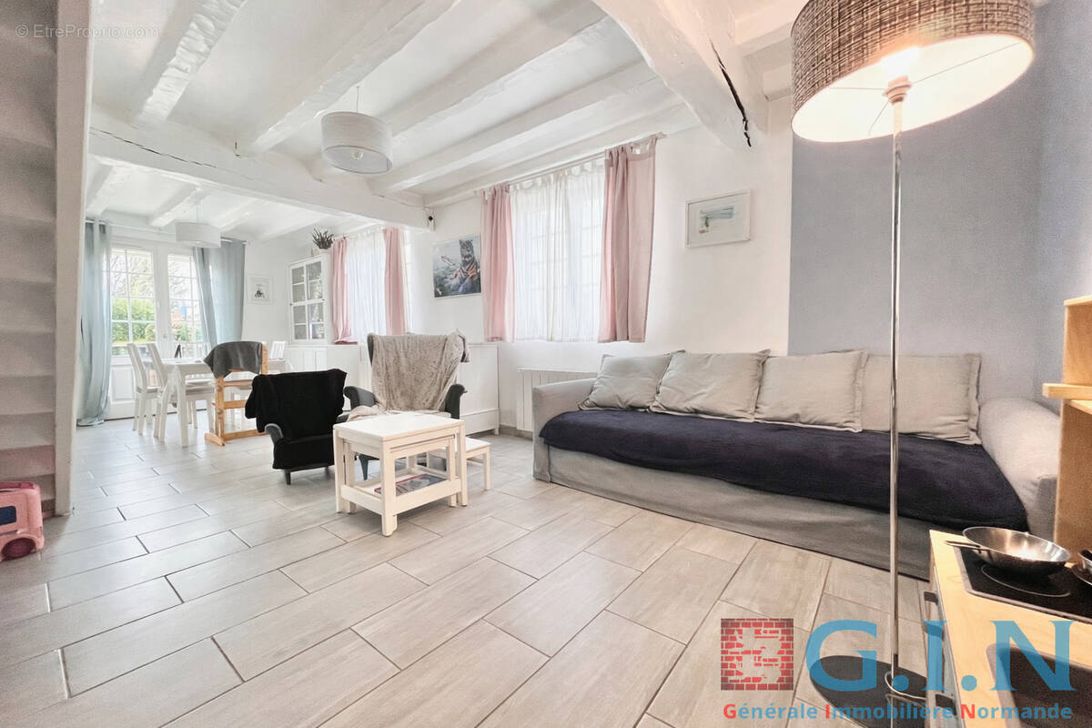 Maison à SAINT-MARTIN-DE-BOSCHERVILLE