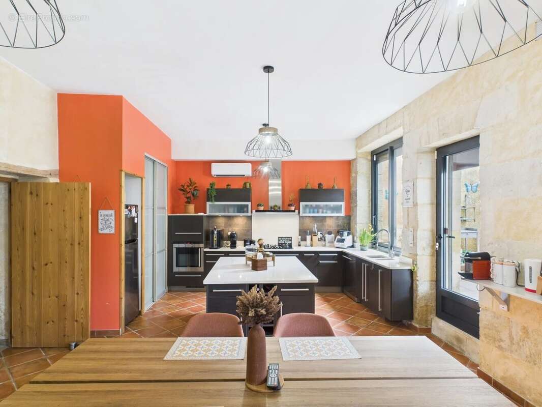 Maison à LA ROCHE-CHALAIS