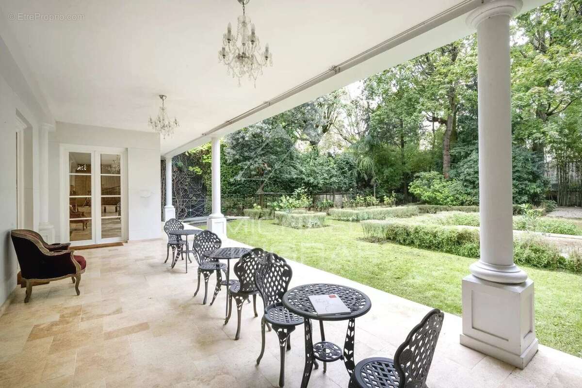 Maison à NEUILLY-SUR-SEINE