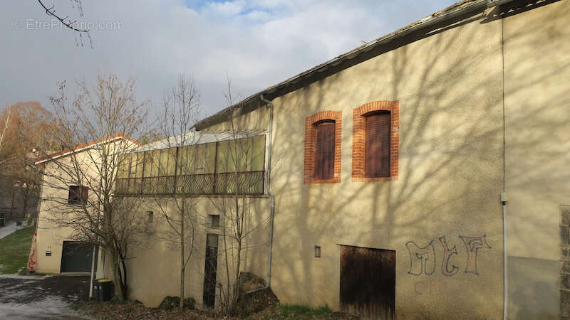Maison à SAINT-GENES-CHAMPANELLE