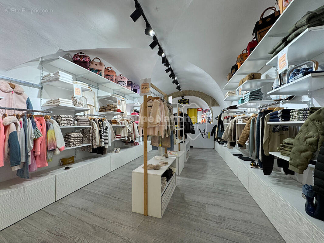 Commerce à SOMMIERES