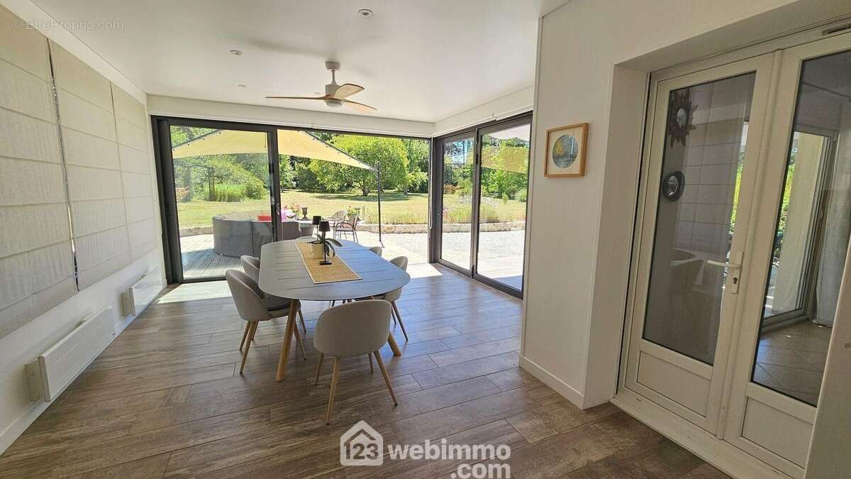 Voici la salle à manger de 26 m².