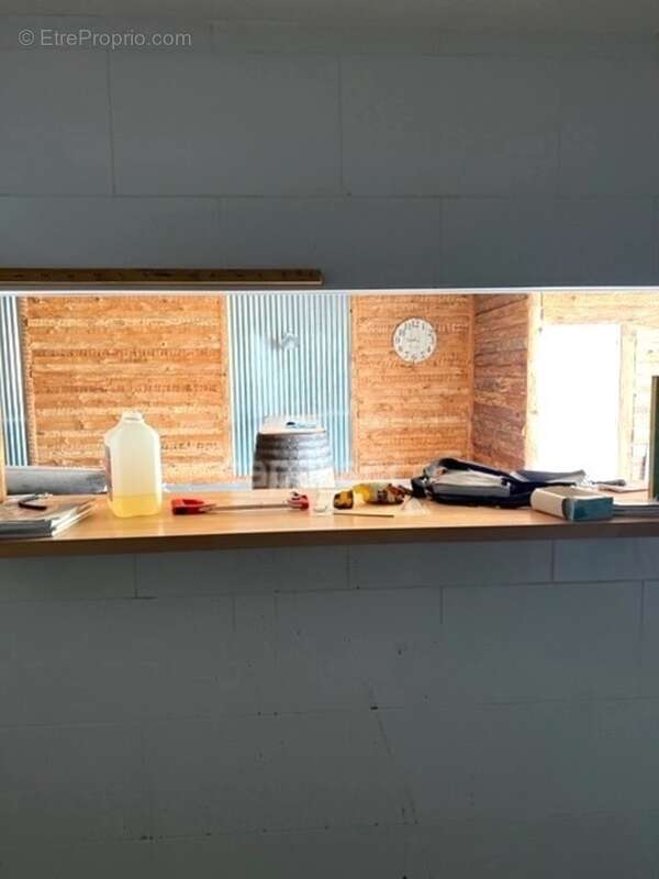 Dpt Charente Maritime (17), à vendre proche de SAINTES Entrepots et Bureaux - photo 4