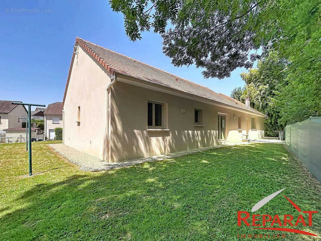 Maison à OBJAT