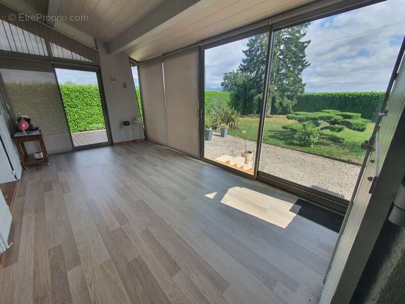 Maison à CHATEAUNEUF-SUR-ISERE