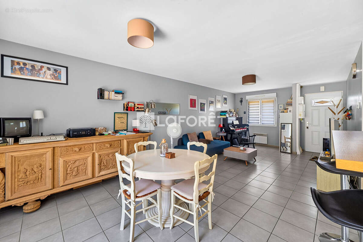 Plain pied individuel 2 chambres jardin garage - photo 5