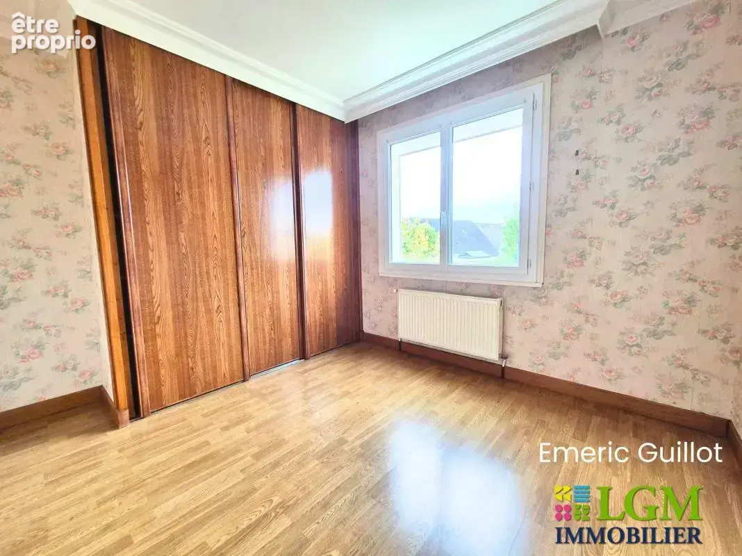 Maison 146 m² – 4 chambres – Terrain clos 1 097 m² – Grand Garage - Salle indépendante - Pompe à chaleur - Sans vis-à-vis – Sain - photo 8