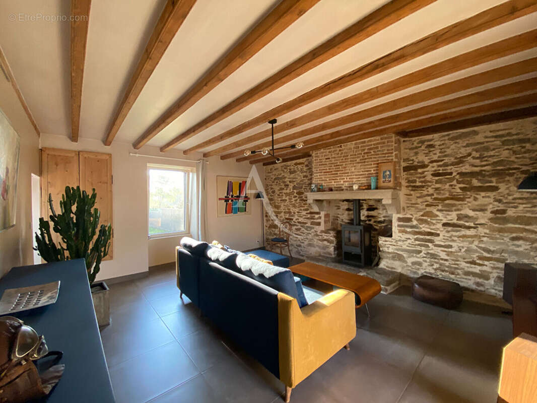 Maison à SAINT-ETIENNE-DE-MER-MORTE