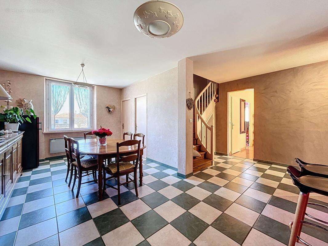 Maison à TOURNON-SUR-RHONE