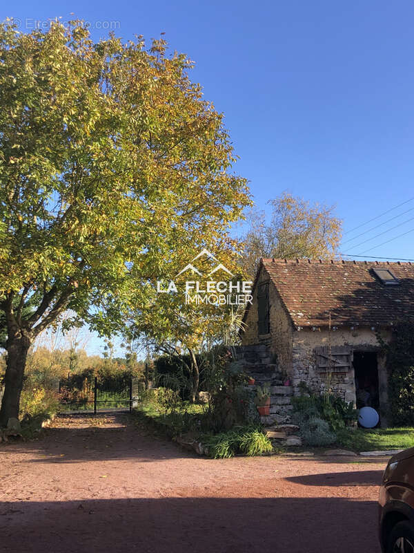 Maison à LA FONTAINE-SAINT-MARTIN