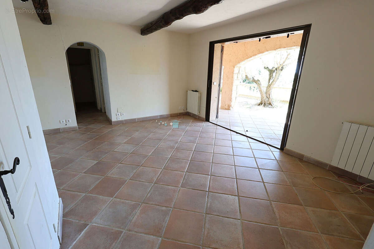 Maison Speracedes 165 m² vue mer et lac terrain 3765 m² - photo 17