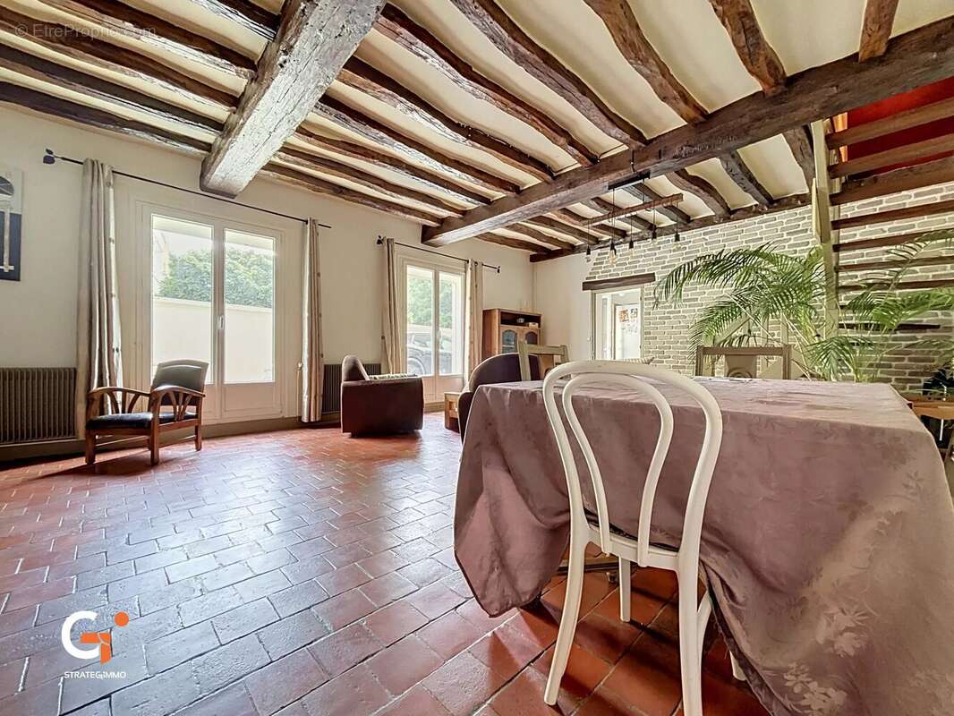 Maison familiale de 245m² à Oissel-sur -Seine - photo 9