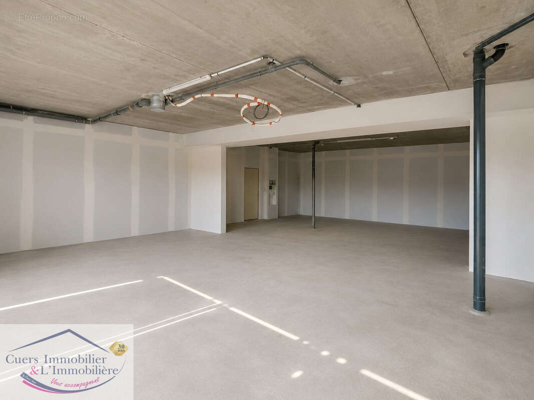 108m2 - local commercial ou professionnel - cuers - photo 8