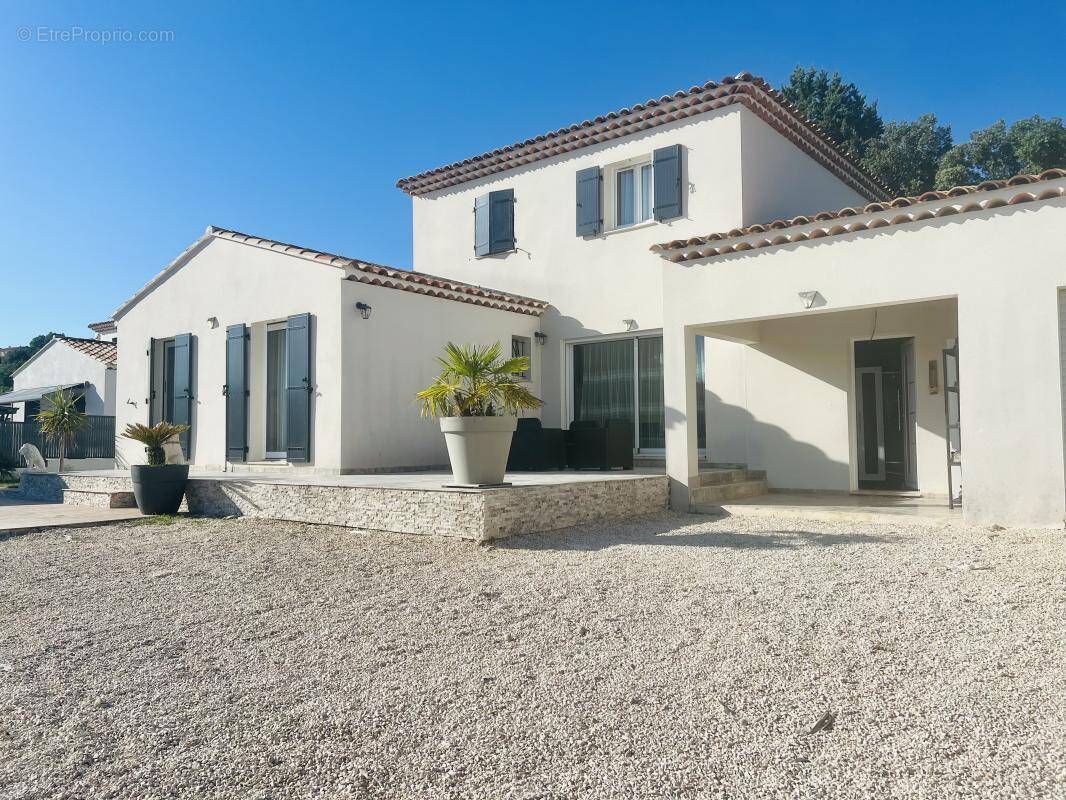 Maison à GINASSERVIS