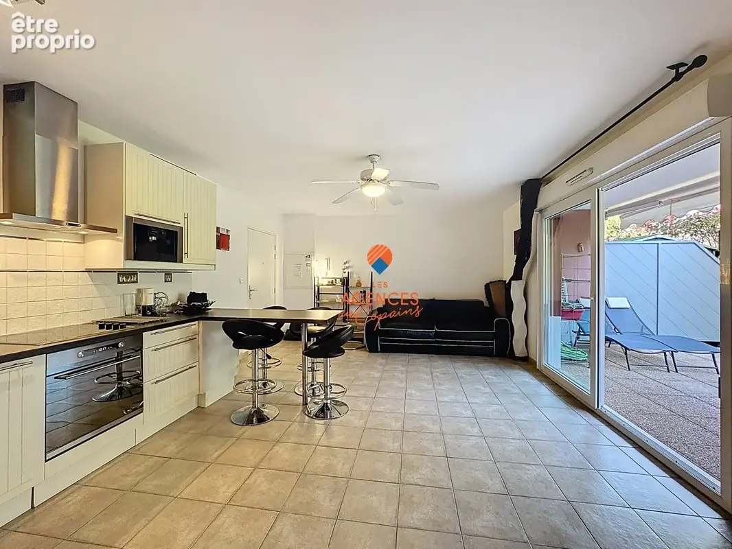 Tamaris dans residence 'standing' - splendide type 2 avec terrasse de 26 m2 et garage - photo 5