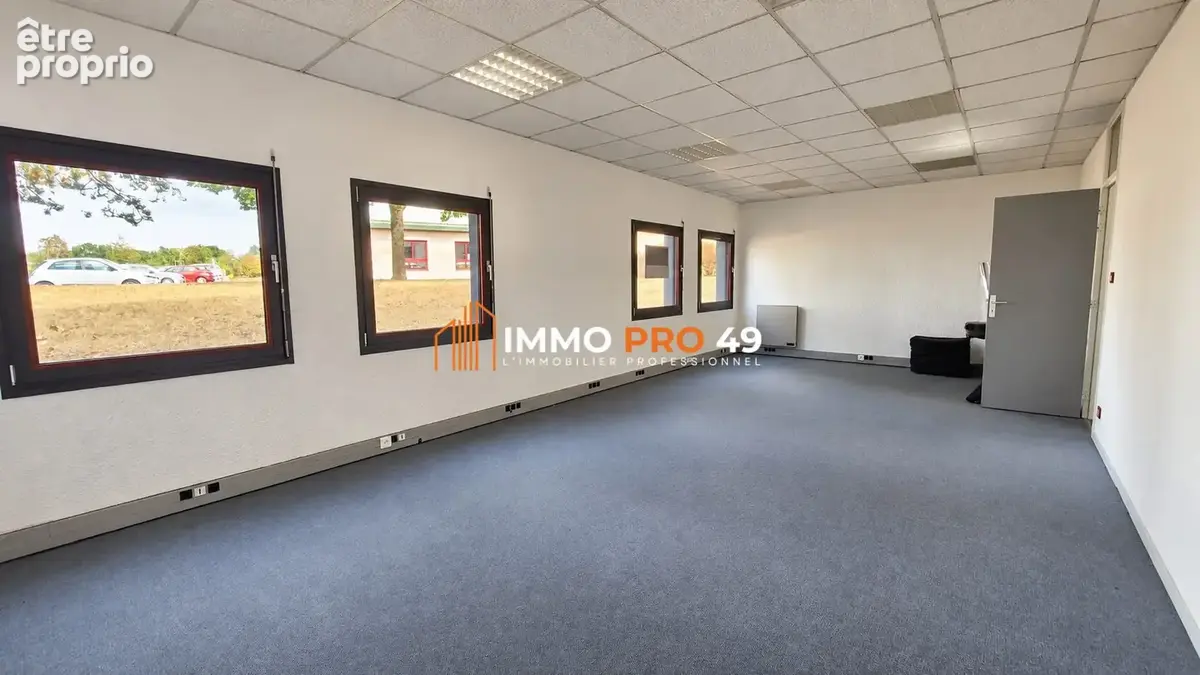 Commerce 85 m² à vendre à Cholet (49300) - photo 2