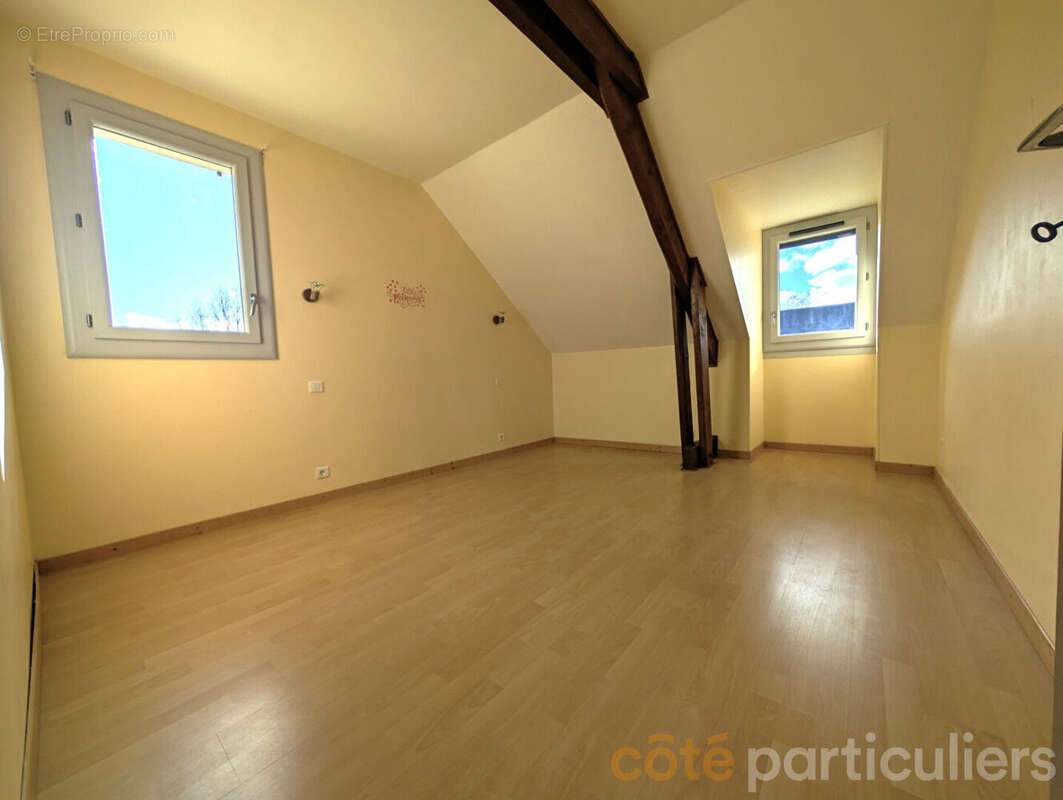 Maison à COMPS-LA-GRAND-VILLE