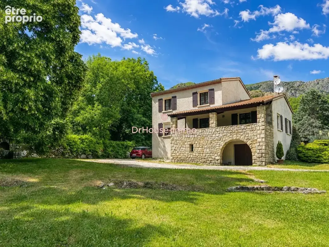 Maison à MAYRES