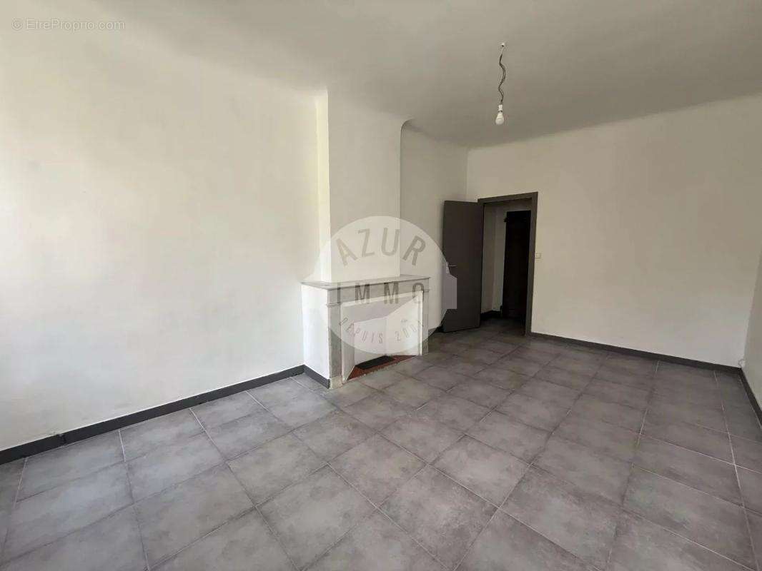 Appartement à ROQUEVAIRE
