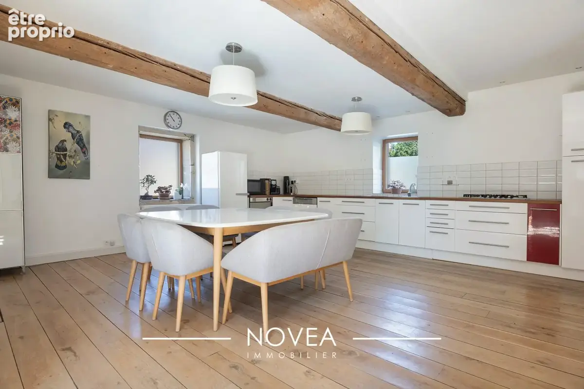 Maison 9 pièces 225 m² à vendre à Miserieux (01600) - photo 8