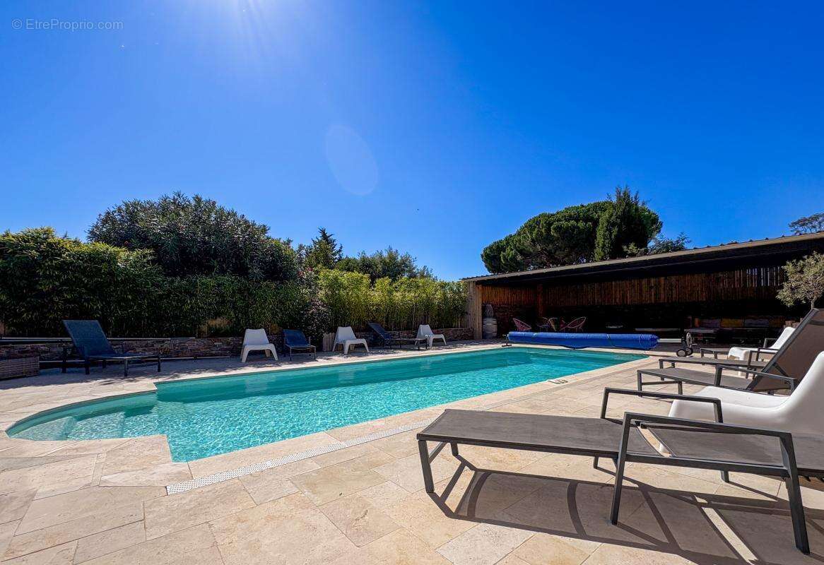 Appartement à BORMES-LES-MIMOSAS