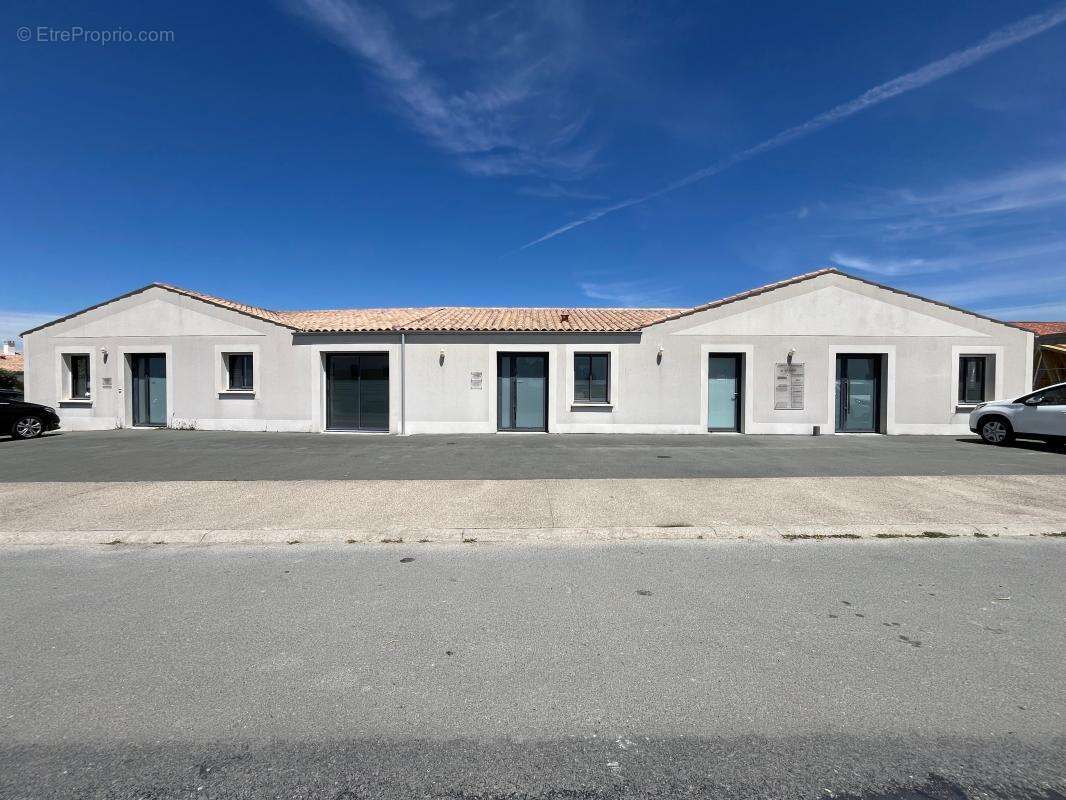 Local commercial Andilly 263 m² - 3 lots - plain pied - normes PMR - photo 9