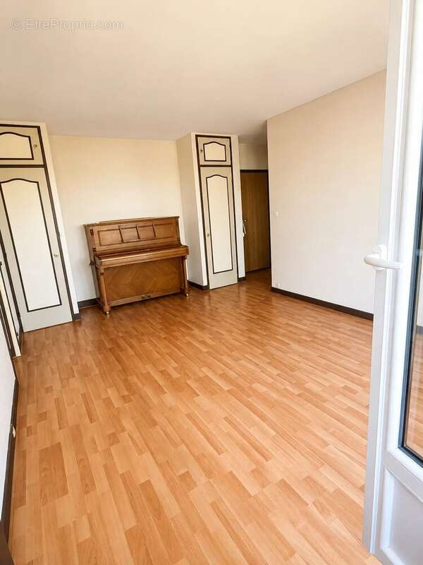 Appartement à CHENNEVIERES-SUR-MARNE