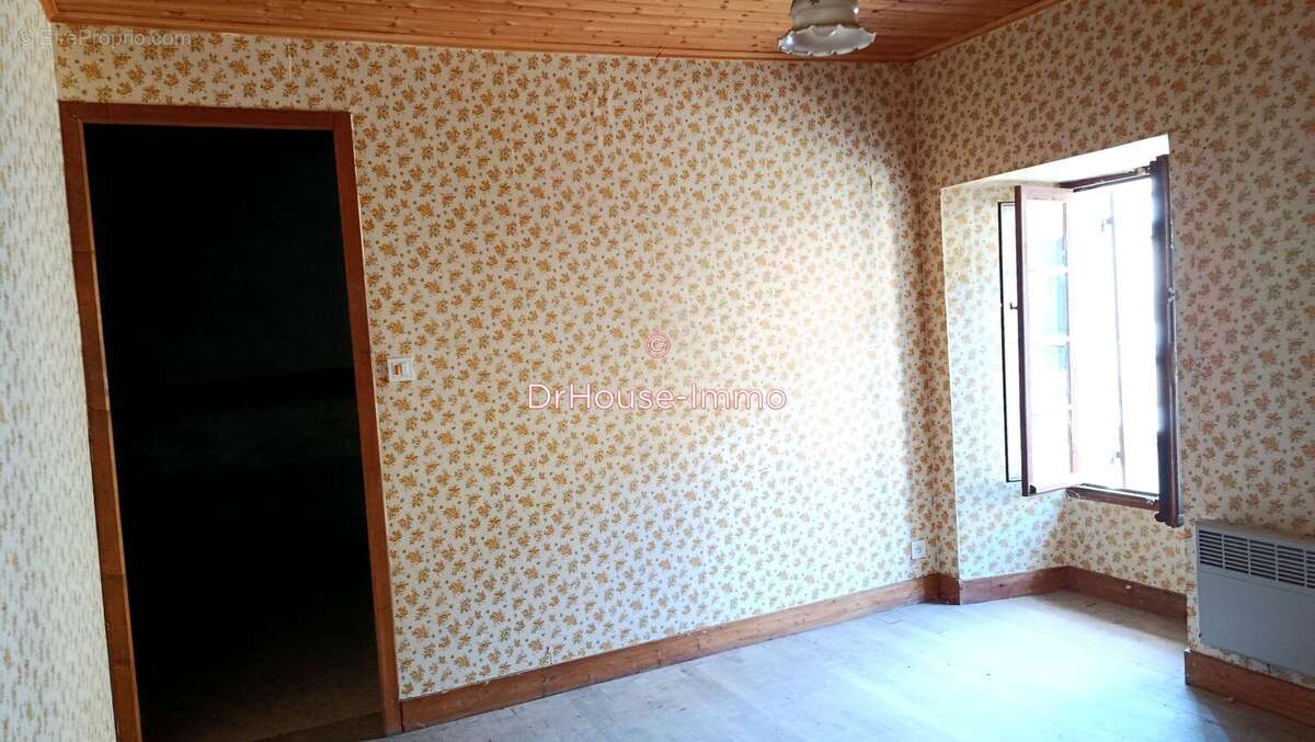 Maison à SAINT-PARDOUX-LA-RIVIERE