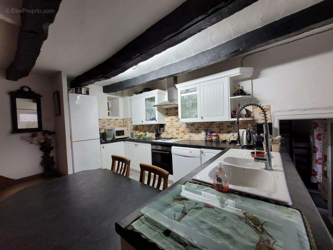 Charmante propriété en pierre avec deux maisons, dépendances - photo 17