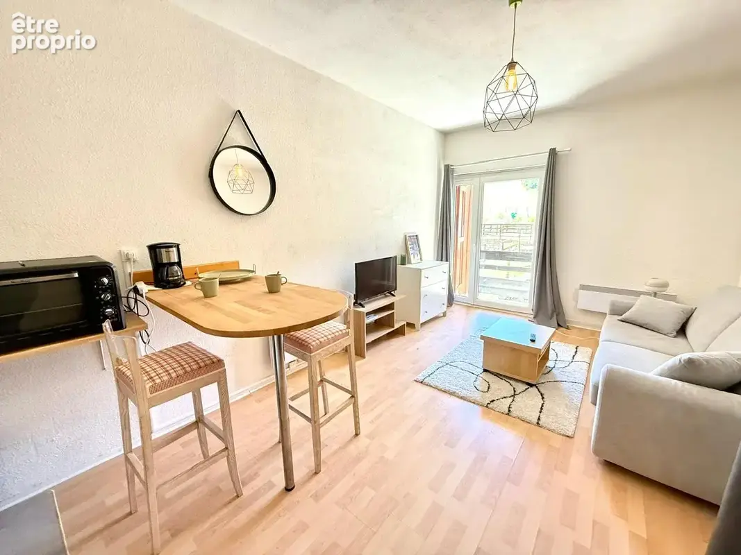   - Appartement à AX-LES-THERMES