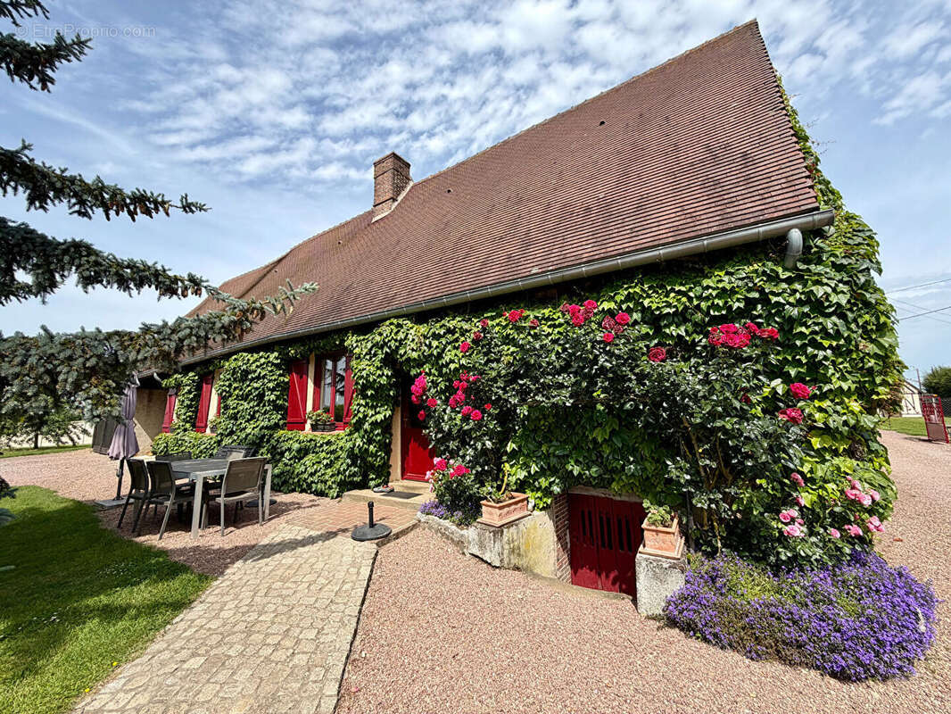 Maison à DAMVILLE