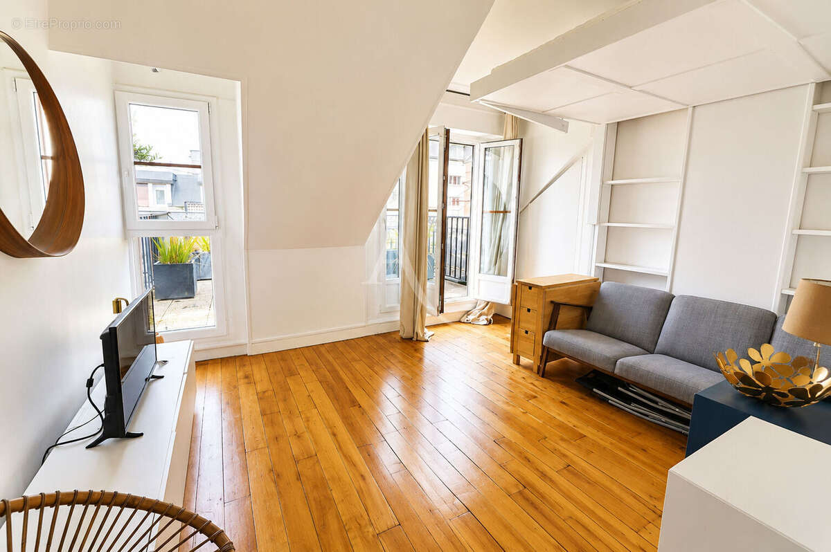 Appartement à PARIS-15E