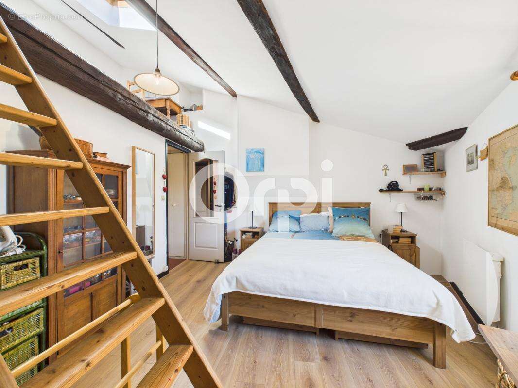 Appartement à TOURRETTES