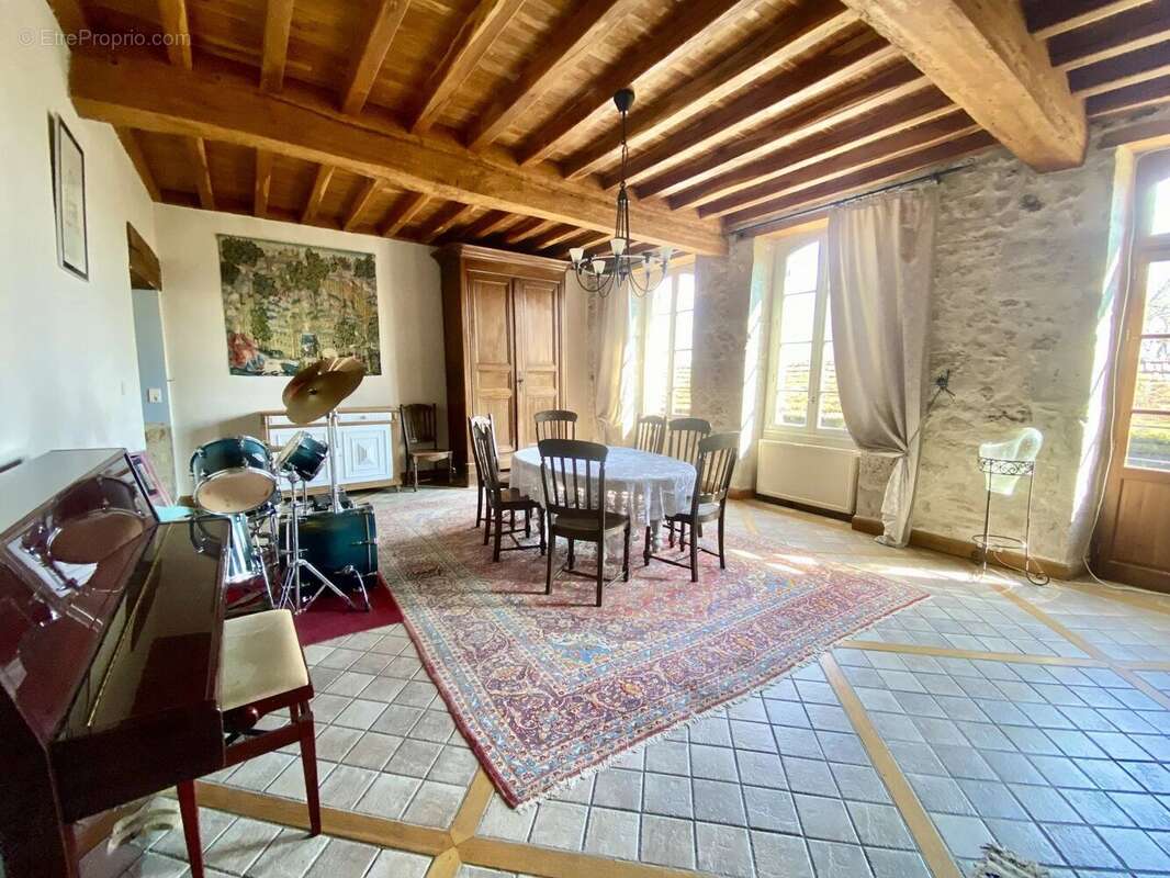 Maison à FREGIMONT